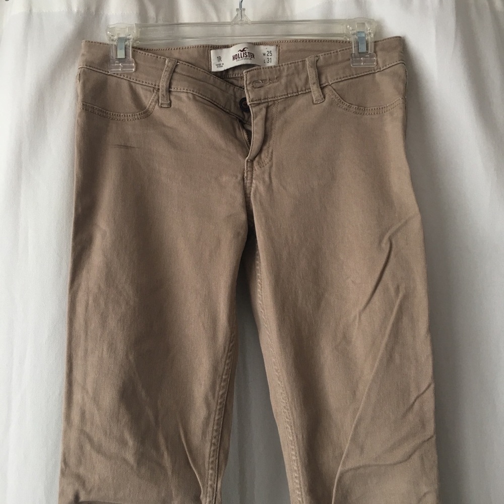 Size 1 tan Hollister Skinny Jeans